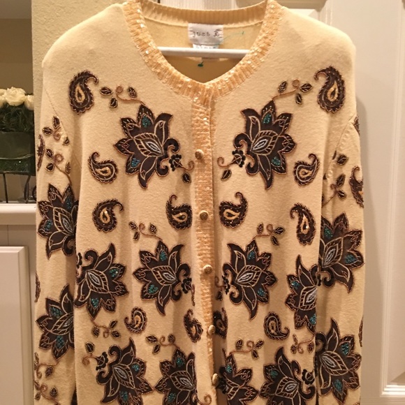 Heavily beaded cardigan sweater - Picture 8 of 11